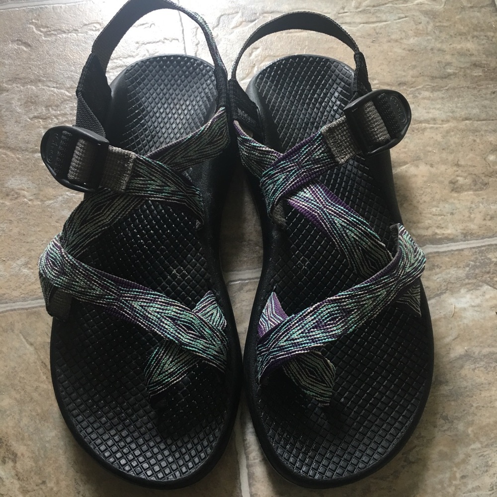 CHACOS BARELY WORN!!!